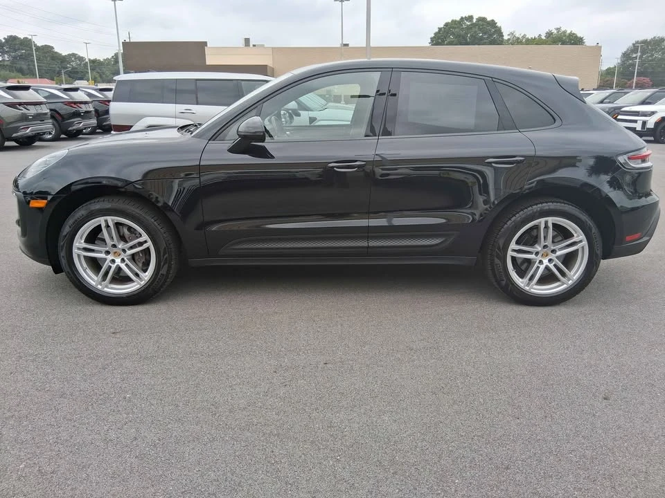 2023 Porsche Macan - Image 3 of 12