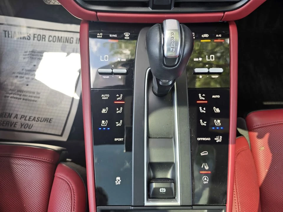 2023 Porsche Macan - Image 11 of 20