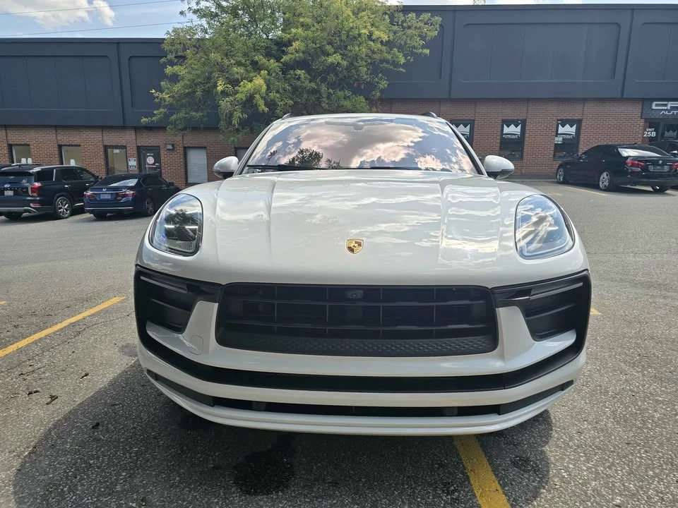 2023 Porsche Macan - Image 2 of 20