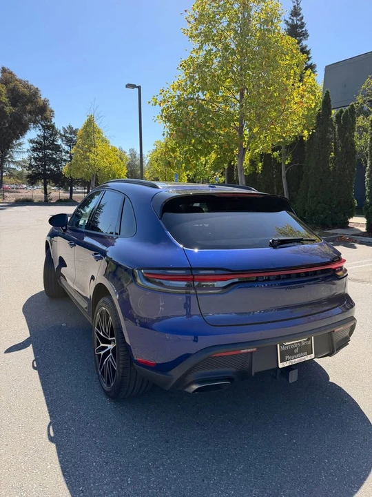 2023 Porsche Macan - Image 8 of 11