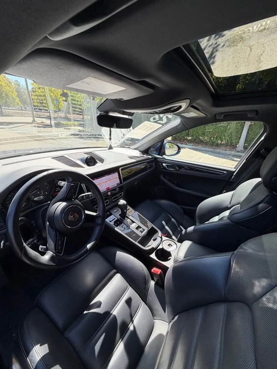 2023 Porsche Macan - Image 10 of 11
