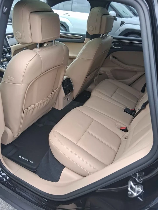 2023 Porsche Macan - Image 7 of 12