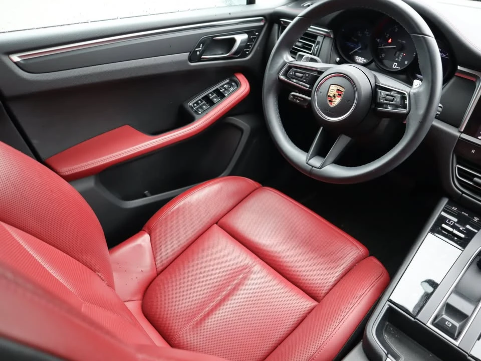 2023 Porsche Macan - Image 7 of 20