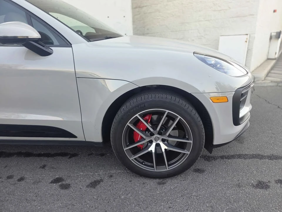 2023 Porsche Macan - Image 4 of 19
