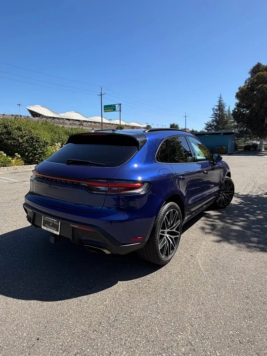 2023 Porsche Macan - Image 6 of 11