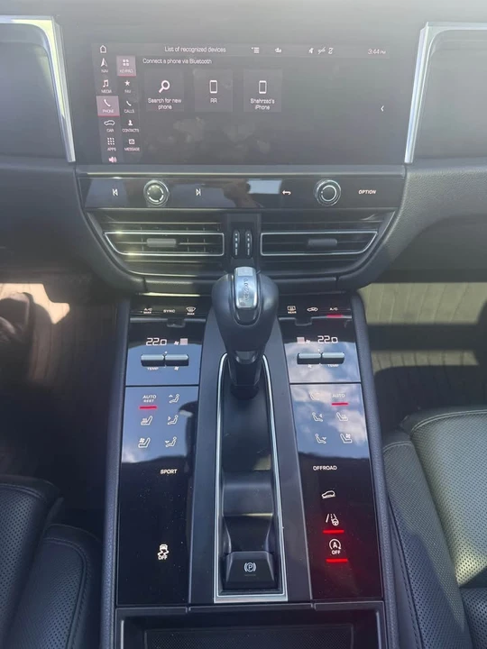 2023 Porsche Macan - Image 11 of 13