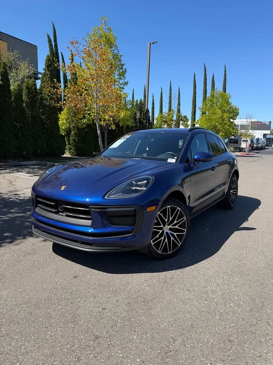 2023 Porsche Macan - Image 2 of 11
