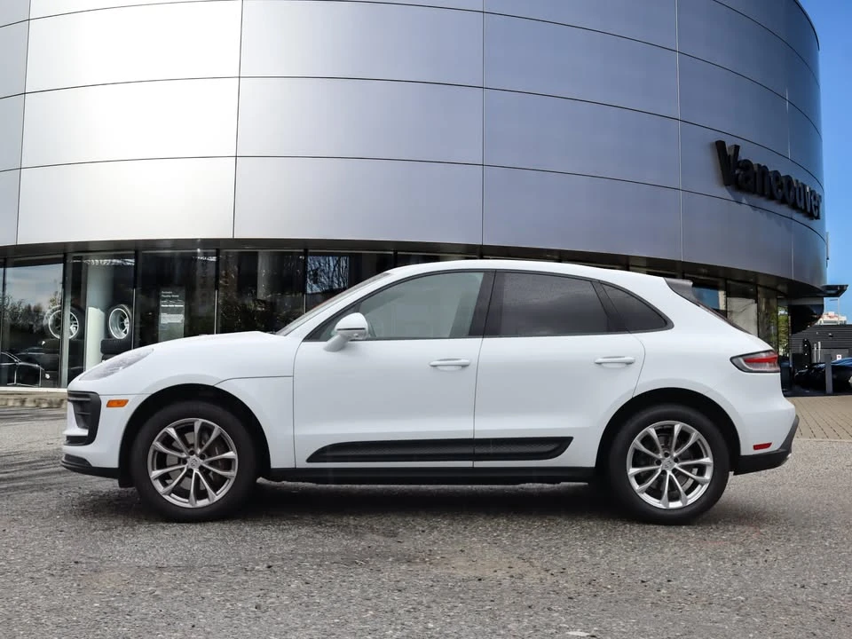 2023 Porsche Macan - Image 10 of 20