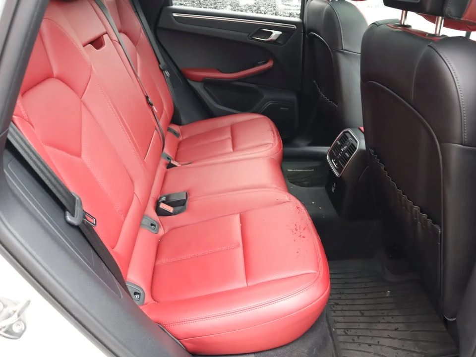2023 Porsche Macan - Image 14 of 20