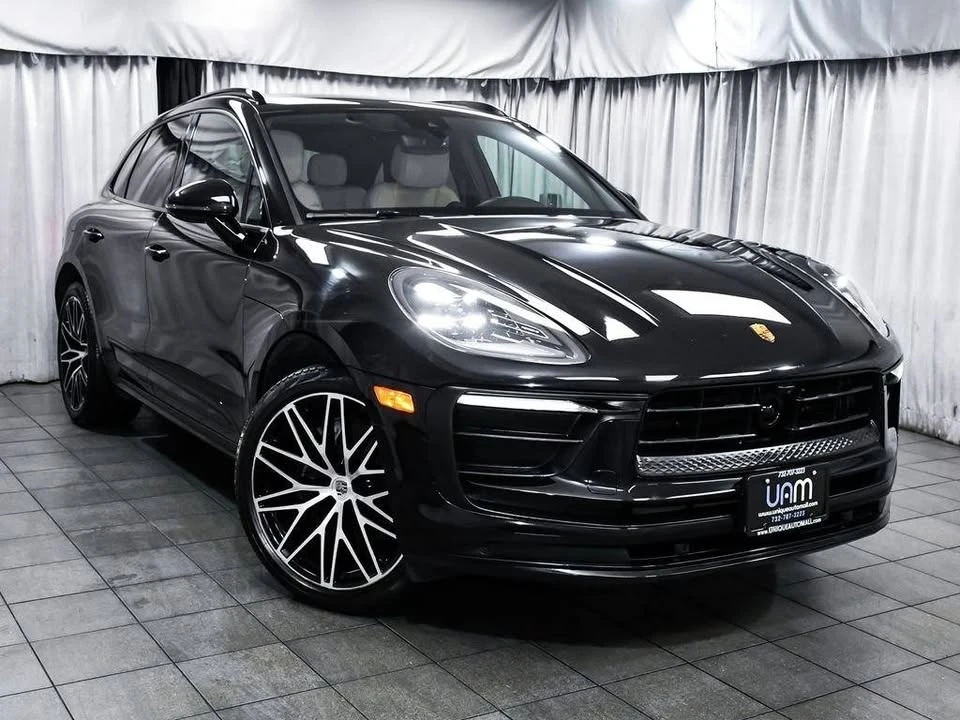 2023 Porsche Macan - Image 3 of 20
