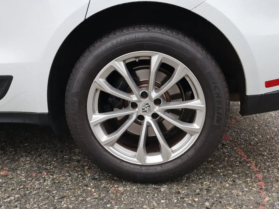 2023 Porsche Macan - Image 15 of 20