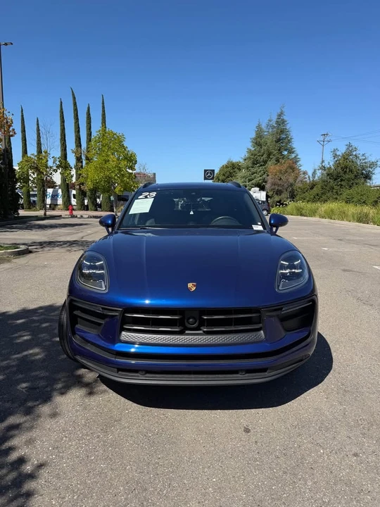 2023 Porsche Macan - Image 3 of 11