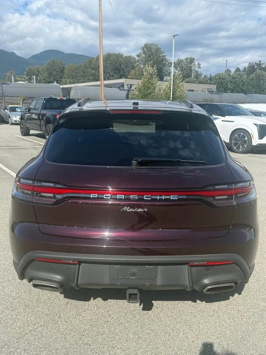 2023 Porsche Macan - Image 5 of 13