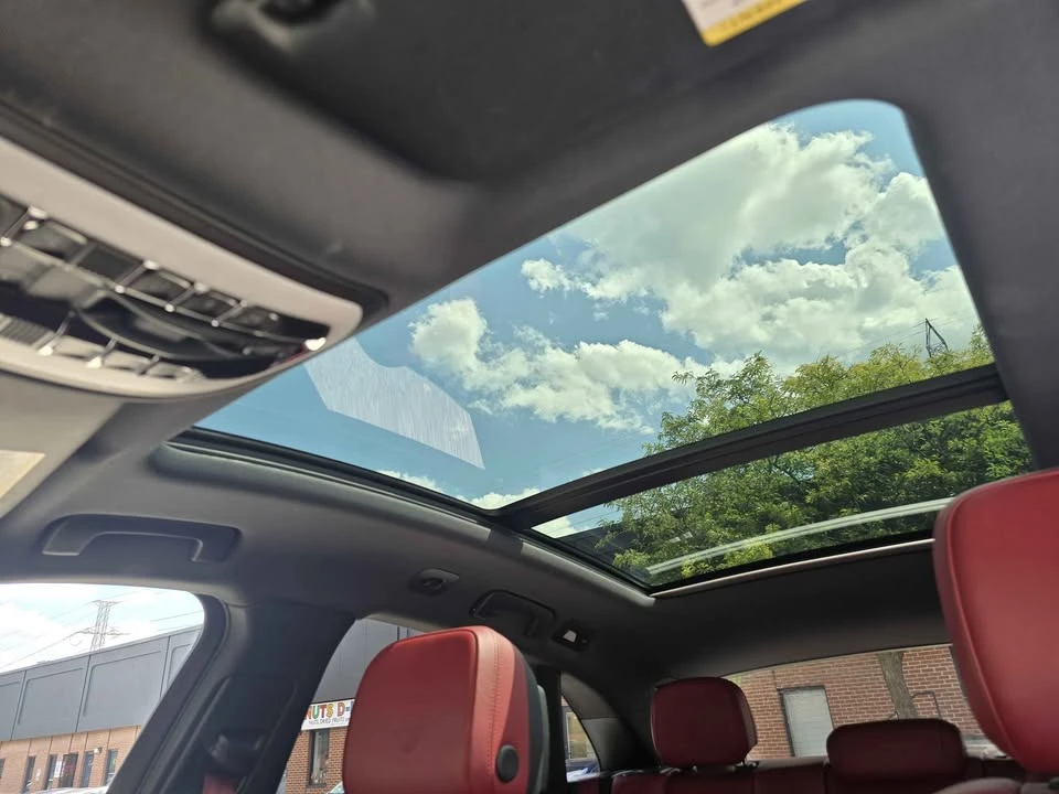 2023 Porsche Macan - Image 14 of 20