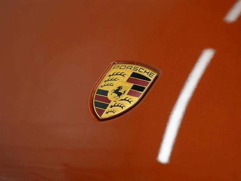 2023 Porsche Macan - Image 10 of 20