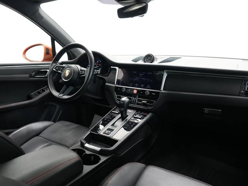 2023 Porsche Macan - Image 19 of 20