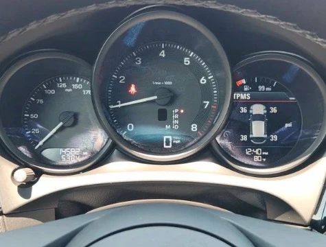 2023 Porsche Macan - Image 9 of 12