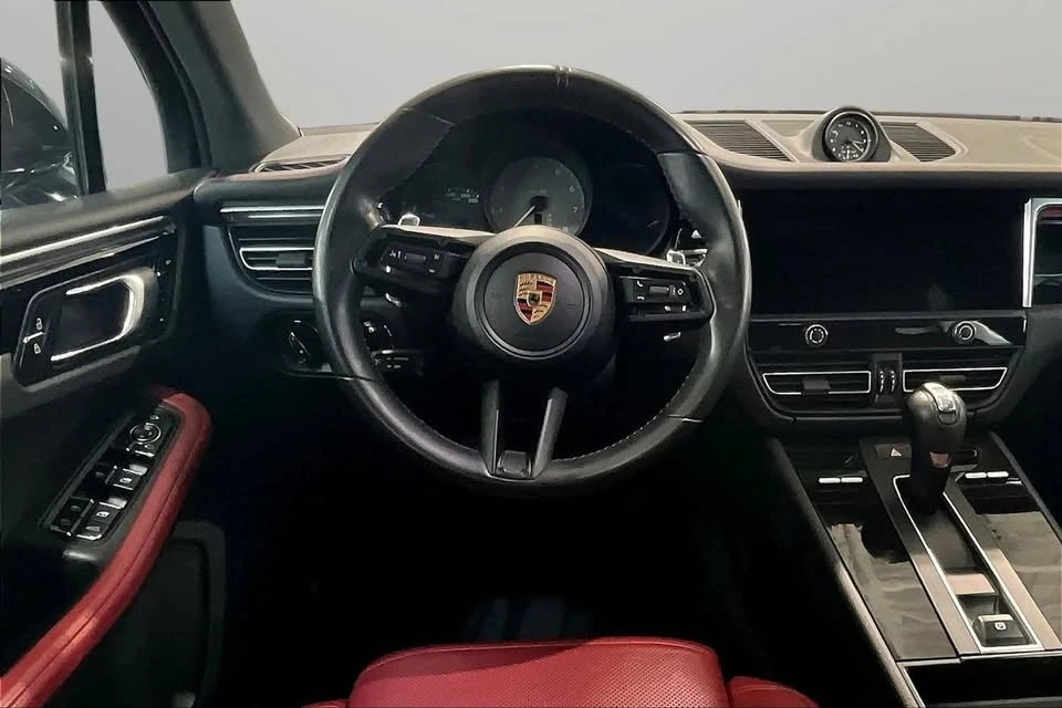 2023 Porsche Macan T - Image 8 of 10