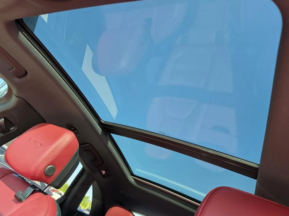 2023 Porsche Macan - Image 7 of 16