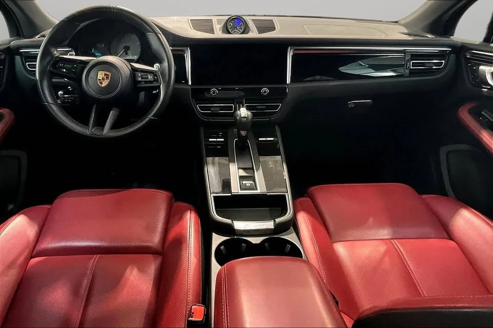 2023 Porsche Macan T - Image 7 of 10