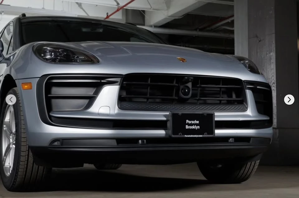 2023 Porsche Macan - Image 5 of 9