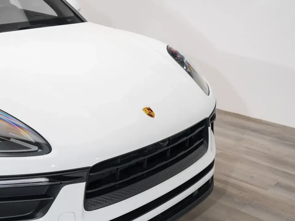 2023 Porsche Macan - Image 5 of 20