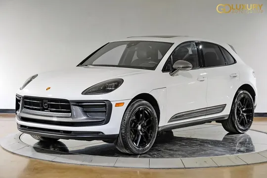 2023 Porsche Macan T
