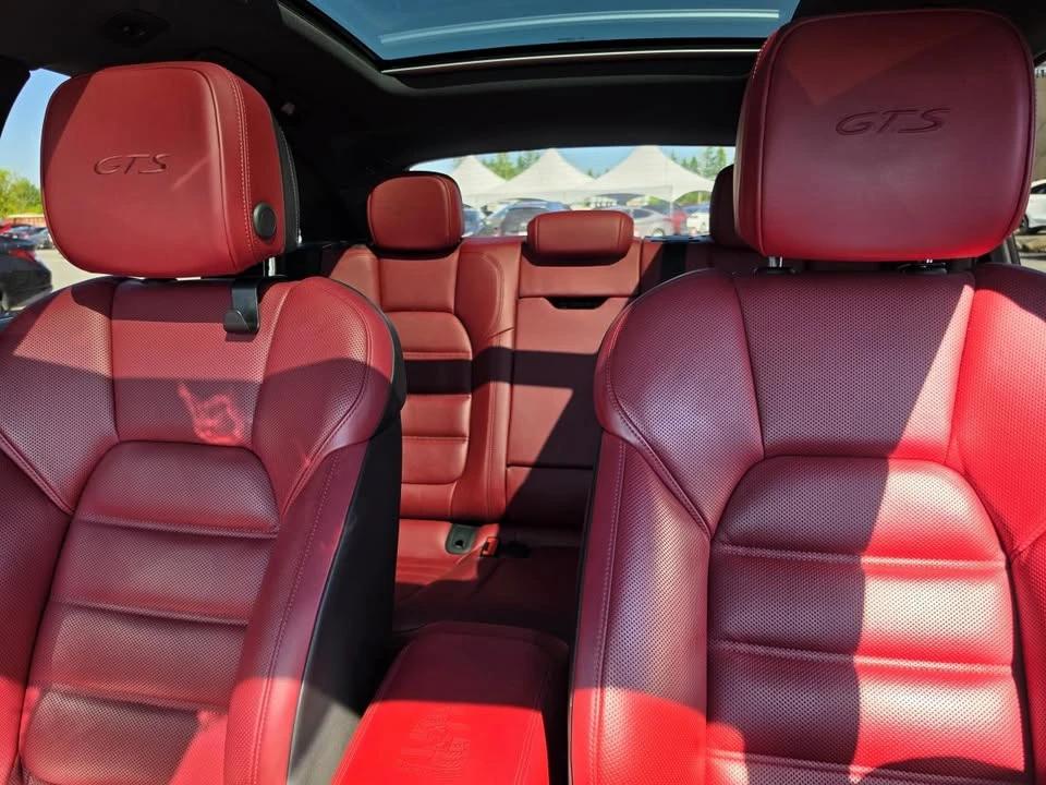 2023 Porsche Macan - Image 8 of 16