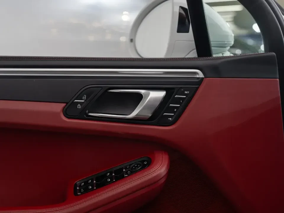 2023 Porsche Macan - Image 2 of 20
