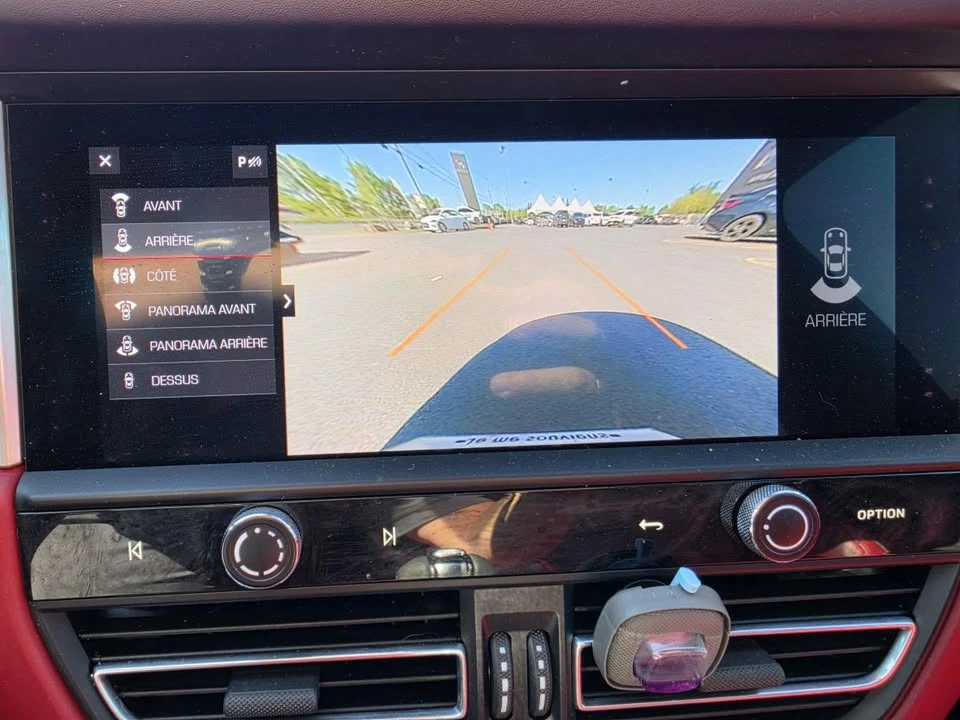 2023 Porsche Macan - Image 14 of 16