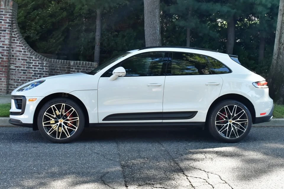 2023 Porsche Macan - Image 3 of 20
