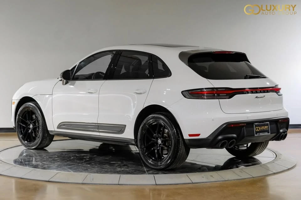 2023 Porsche Macan - Image 9 of 17