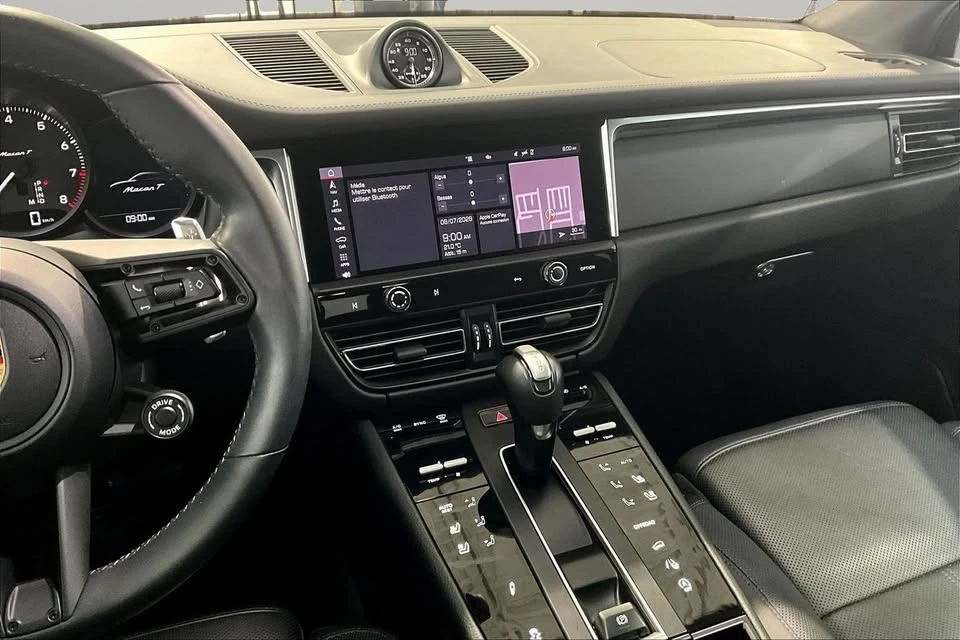 2023 Porsche Macan T - Image 9 of 10