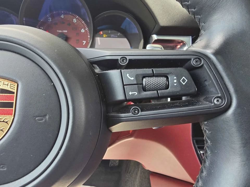 2023 Porsche Macan - Image 13 of 20