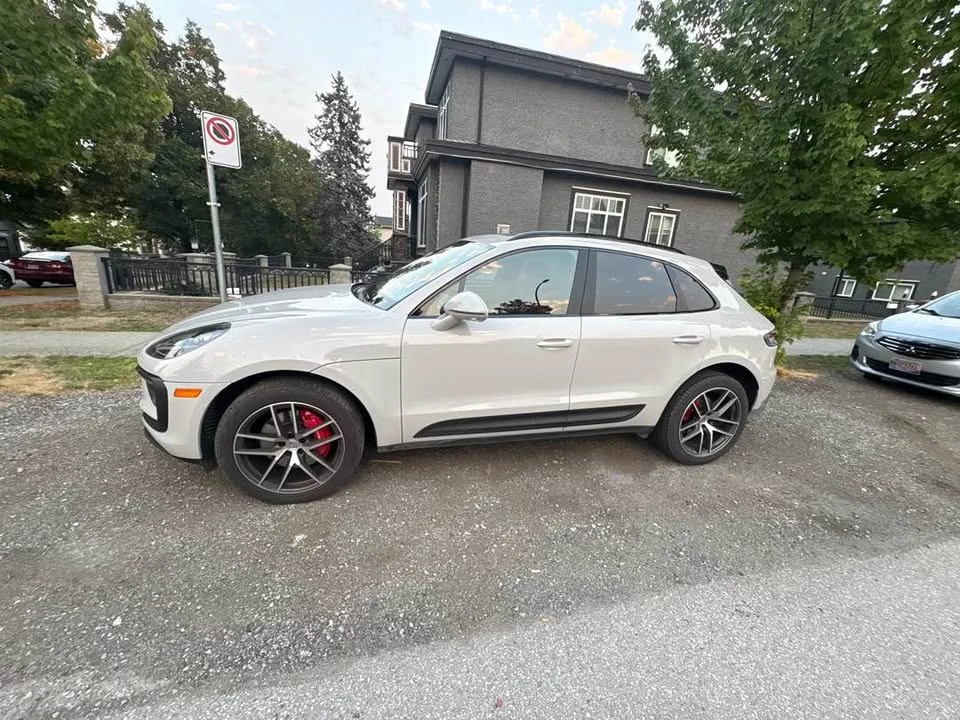2023 Porsche Macan T - Image 3 of 11
