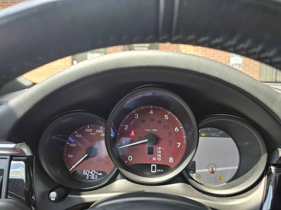 2023 Porsche Macan - Image 9 of 20