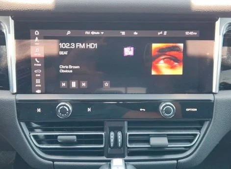 2023 Porsche Macan - Image 7 of 12