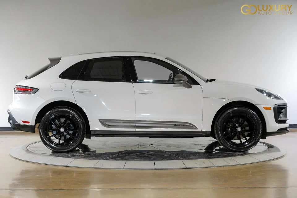 2023 Porsche Macan - Image 6 of 17