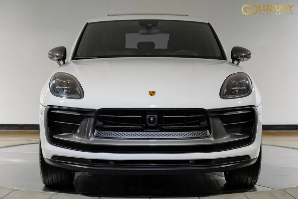 2023 Porsche Macan - Image 2 of 17