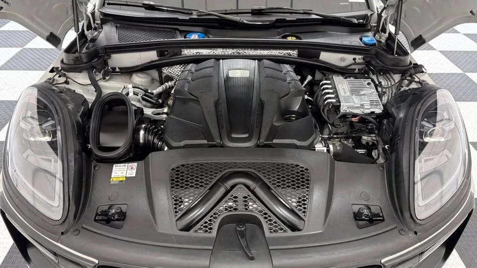 2023 Porsche Macan GTS - Image 13 of 20