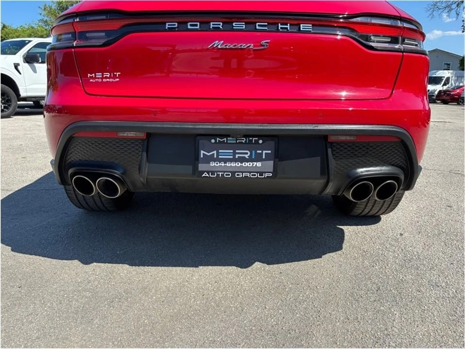 2023 Porsche Macan - Image 17 of 20