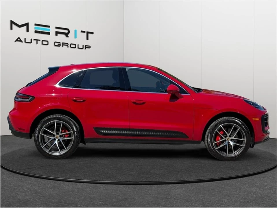 2023 Porsche Macan - Image 10 of 20