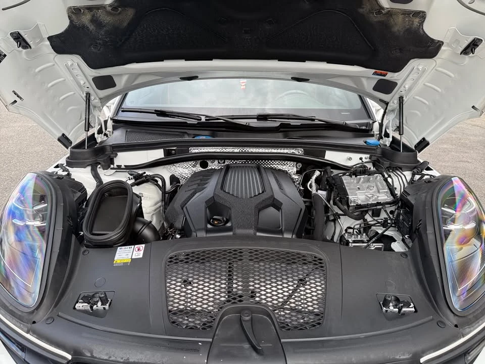 2023 Porsche Macan T - Image 20 of 20
