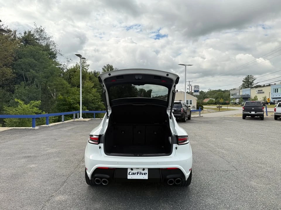 2023 Porsche Macan T - Image 5 of 20