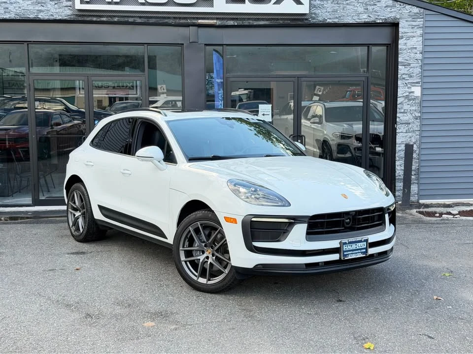 2023 Porsche Macan - Image 2 of 20