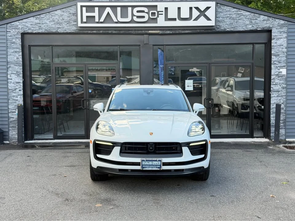2023 Porsche Macan - Image 5 of 20