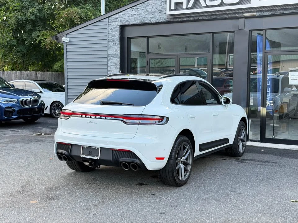2023 Porsche Macan - Image 15 of 20
