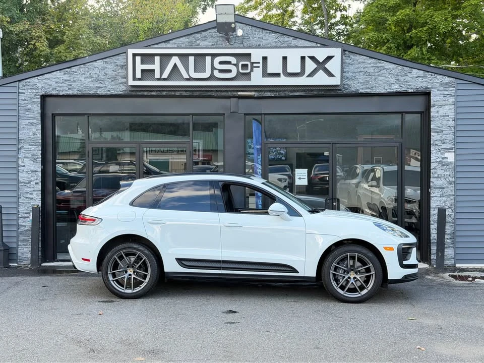 2023 Porsche Macan - Image 11 of 20