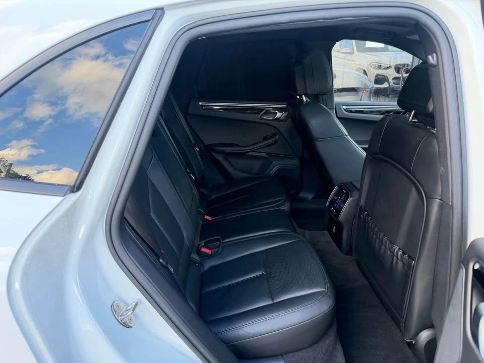 2023 Porsche Macan - Image 12 of 20