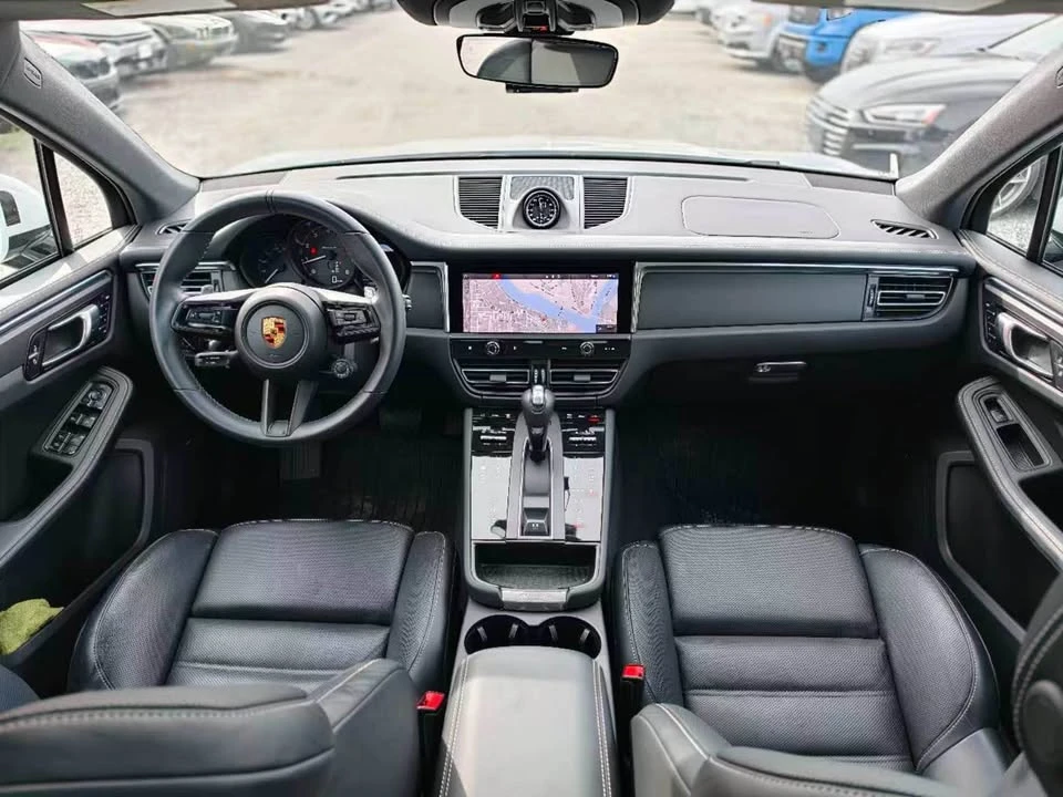 2023 Porsche Macan - Image 14 of 20